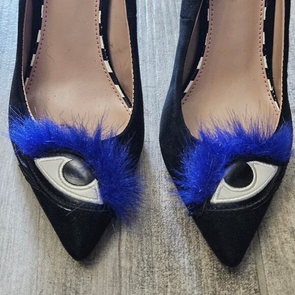 Betsey Johnson Eyes Heels Womens 7.5 Black Pointed Fur Detail Statement Novelty - Picture 2 of 12
